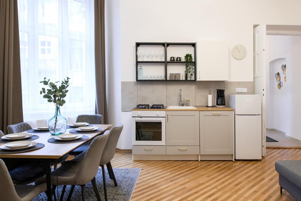Wawelove Pilsudskiego - 3 Bedroom Apt. With Balcony And Free Parking! Krakow Exterior photo