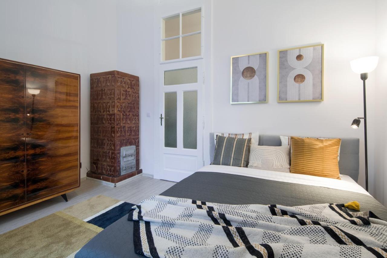 Wawelove Pilsudskiego - 3 Bedroom Apt. With Balcony And Free Parking! Krakow Exterior photo